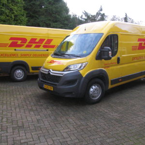 DHL - richtprijs € 350,-  per bus